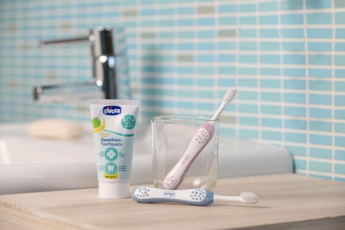 CEPILLO DENTAL INFANTIL CHICCO 6 - 36 MESES 1 UNIDAD COLOR VERDE - Imagen 3