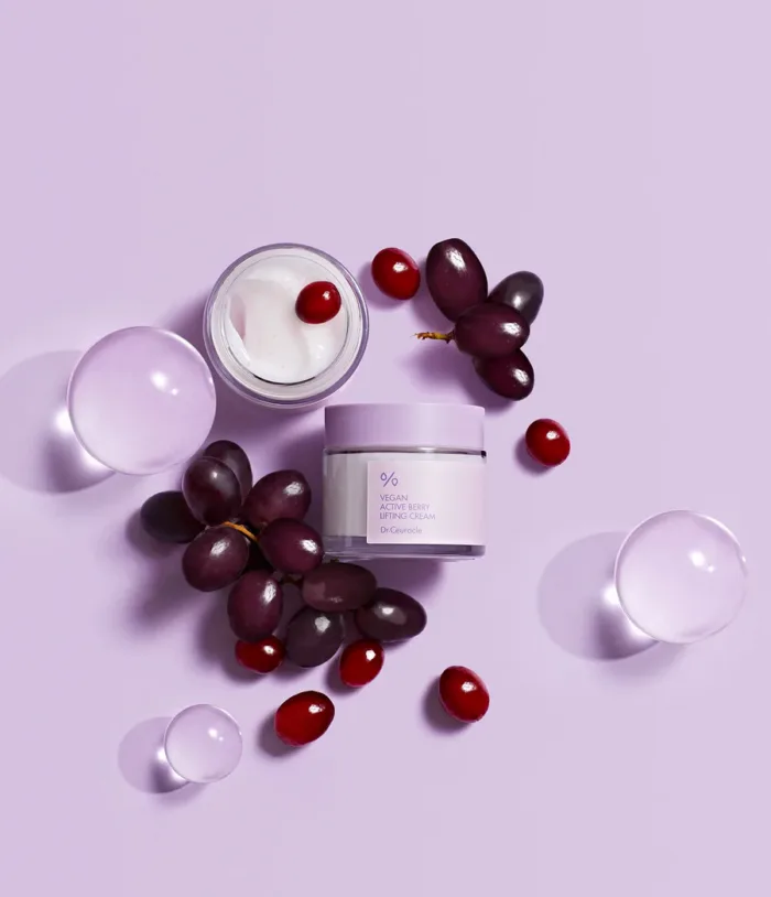 DR CEURACLE VEGAN ACTIVE BERRY LIFTING CREAM 50ML - Imagen 2