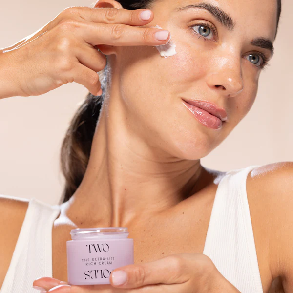 TWO POLES THE ULTRA-LIFT RICH CREAM - Imagen 2