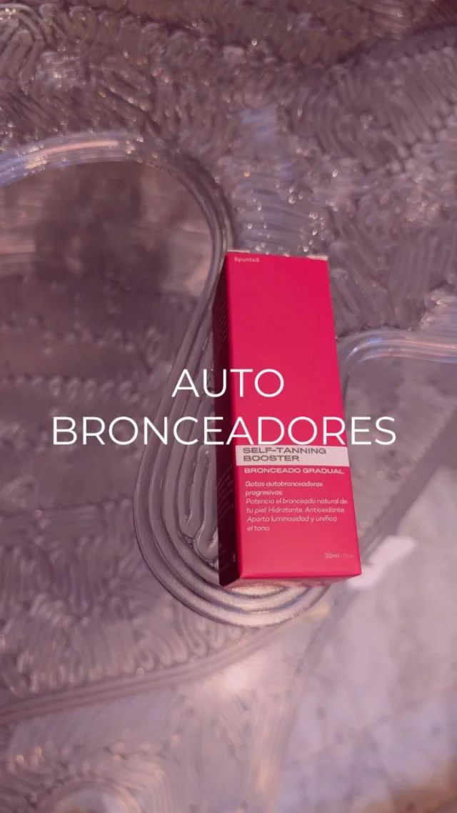 ¿Empiezas a tener ganas de verano🌞 y quieres lucir bronceado? Aquí te dejamos algunos consejos para un autobronceado de 10 ✨:

✅ Hidrata tu piel unos días antes con un sérum de ácido hialurónico. Te recomiendo COSRX Advanced Snail 96 Mucin Power Essence.

✅ Exfolia tu piel antes de aplicarlo para asegurar un tono uniforme. Utiliza un exfoliante químico. 

✅ Limpia la piel en profundidad con un limpiador pH ácido como el de Geek&Gorgeous Jelly Joker.

✅ Deja que actúe durante 24/48h para ver resultados.

‼️Recuerda que un autobronceador no protege contra el sol ☀️, así que sigue aplicando tu protector solar 🧴. 
🤔¿Quieres más tips o tienes dudas? ¡Déjanos un comentario! 💬

#Autobronceador #Verano #Sol #PorTi #Ávila #FarmaciaÁvila #FarmaciaCasillas #ProtecciónSolar #Primavera